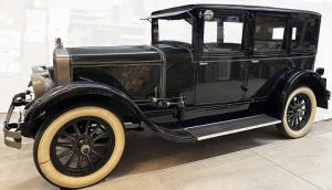 1929 Franklin Series 11 automobile, a 1992 Classic Car Club of America original car award winner, dark green with black fenders, made by the H.H. Franklin Mfg Co. Estimate: $6,000-$12,000