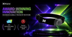AI-powered patella strap by Xtand with international design awards recognition and advanced wearable technology presentation.