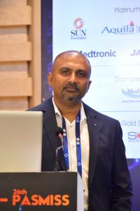 Dr. Rao presenting his Endo-TLIF versus MIS-TLIF comparative study during a scientific session at MISSABCON 2026.