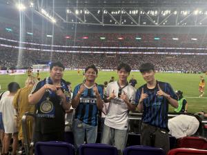 Three “First 500 Nerazzurri” winners from left to right: Phakphum Thaibunnak (Thailand), Khalif Mukhlis Kusmawan (Indonesia), Lee Seung Min (South Korea), accompanied by South Korean content creator ManGosip.