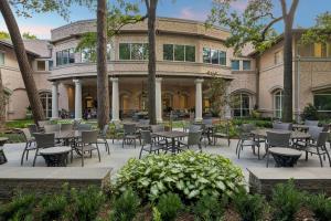 Outdoor view of Trellis Spa