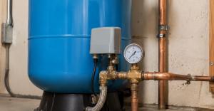 A well pressure tank and pressure switch with copper supply piping