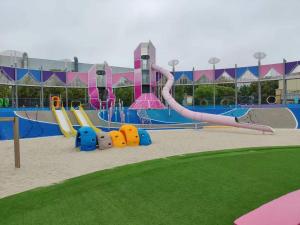 KAIQI Expansive Outdoor Playground Structure