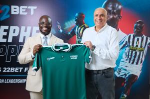 Stephen Appiah signs Global Ambassador deal with 22Bet representative