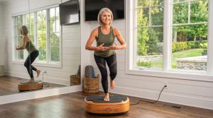 Woman doing an exercise on the Power Plate MOVE