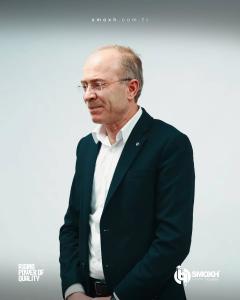 Portrait of Mustafa Simsek, Founder and CEO of SMOXH Cutting Tools