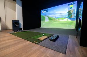 Golf Envy simulator bay setup