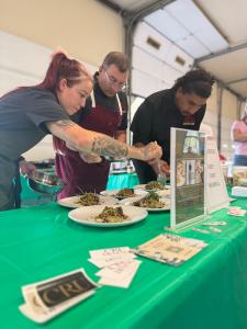 chef-cory-waddell-plating-during-chef-competition