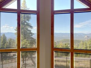 Custom Window Treatments for Colorado Second-Home Owners
