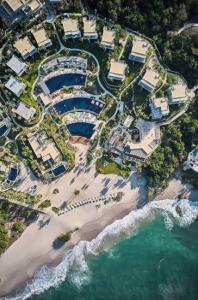Alla Suvorova works closely with each client to identify the residence and ownership experience best suited to their needs.