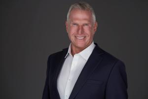 Headshot of Gary Lanham, an experienced Florida broker associate with 22+ years of experience.