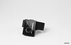 The NOOKA ZIRC has an passive intelligent graphic display that communicates times intuitively. The weight of the watch is transferred to the wrist for a weightless feeling.