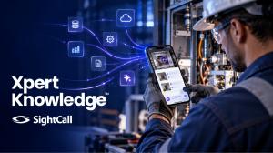 Field service engineer using SightCall Xpert Knowledge™ vis the Expert App on his phone