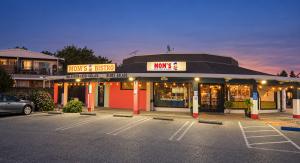 Mom’s Biryani storefront in Sunnyvale, California