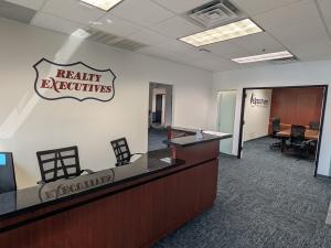 The front desk for the Realty Executives Arizona Territory Tempe location.