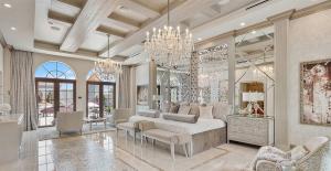 Castle at Wellington - Diamond Suite by Perla Lichi Design