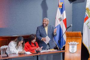 For Dominican communities at home and abroad, Saldívar's trajectory offers a positive example of what sustained preparation and professional commitment can make possible. EB-2 VISA USA
