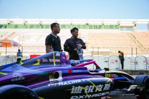 F4 Photo03