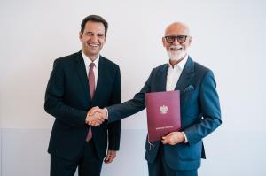 Dr. Ricardo Baptista Leite, CEO of HealthAI, and Mr. Tomasz Maciejewski, Deputy Minister of Health of the Republic of Poland, meet at the AIMed 2026 Conference in Kraków - one of Central Europe's leading gatherings on artificial intelligence and health in