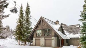 Aloha Whistler Accommodations gondola