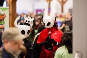 Cosplayers dressed at Hollow Knight and Hornet at VGX 2025 | Photographer: Keith, Pofu Photography