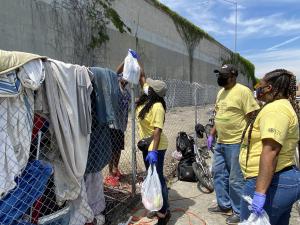 BHERC Delivering Lunch to Homeless