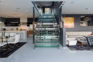 Grand Entrance Entertainment Area Home For Sale In Hollywood Hills