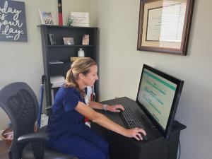 Carlyle Place’s care team began to utilize Keenly Health’s Virtual Medical Assistant™ technology: senior living’s first unobtrusive, completely non-contact resident monitoring system designed and developed specifically for senior living providers.