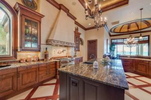 Large kitchen island and open kitchen.