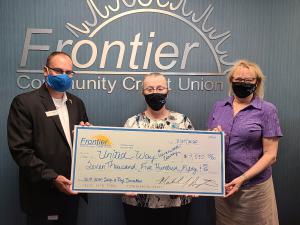 From left to right: Michael J. Augustine, President/CEO of Frontier Community Credit Union, Caroline Arter, United Way of Leavenworth County’s 2019-2020 Campaign Chair, and Nancy Bauder, United Way of Leavenworth County’s Executive Director