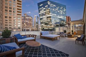 Live amidst the best that Dallas has to offer at the The Tower Residences at The Ritz-Carlton.