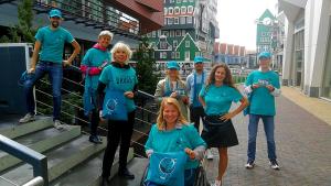 Volunteers bring their drug awareness campaign throughout the Netherlands.