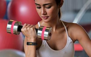 Fitness tracker TX-HR7 shows pulse and body temperature to control your health