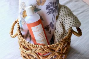Mirai’s pre-soak laundry detergent contains the tannin, Japanese Persimmon Extract, that has been clinically tested to target odor causing compounds and breaking down nonenal that would otherwise stick to fabric even after laundry washing.