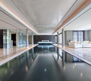 Breathtaking indoor pool, sauna, steam room, and jacuzzi