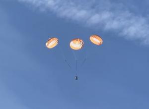 Testing of ASR recovery parachute system for eFlyer 2. Photo credit:  Aviation Safety Resources, Inc.