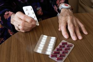CCHR: Elderly Should Study Warning on Psychotropic Drug Use Risk for Dementia