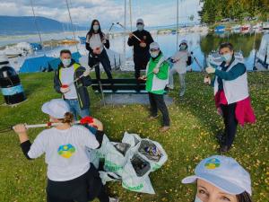Lausanne, SwSwiss team from Lausanne takes a selfie of an October 2020 cleanupitzerland team selfie of an October 2020 cleanup