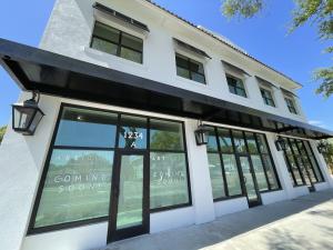 All the gallery, framing and consulting services will be housed under one roof.
