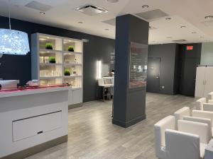 Blo Blow Dry Bar Reopens in Jersey City After One Year Closure Following Coronavirus Shutdown; Blo Franchise Partner Commits to Helping Community Re-emerge from Lockdown Through Grooming & Self Care Including In Salon & On Location Hair & Make-up Services