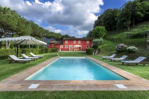 Villa Matteucci was later enjoyed by Luigi Matteucci’s son, Felice Matteucci, who invented the first stroke engine in his workshop next to the villa.