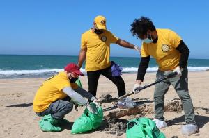 Israeli Scientologists joined in the cleanup of February’s devastating environmental disaster where the entire Mediterranean coastline was flooded with tar.