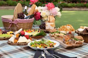 picnic basket