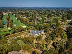 690 Loyola Drive is a luxury home in the Los Altos Hills near Silicon Valley, California auctioning via Concierge Auctions