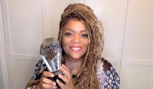 Recipient Yvette Nicole Brown