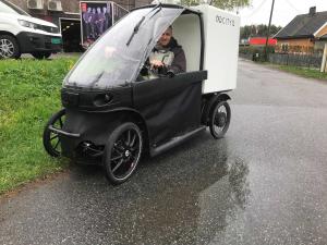 CityQ and Upsteam mobile carwash by cargobike