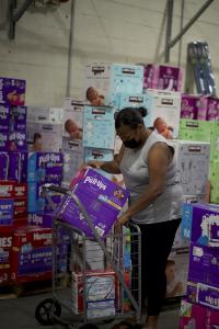 The Big Giveaway Attendee Fills Cart With Free Boxes of Pampers