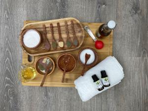 Veganic Nail Spa  - The inside scoop: soaks, scrubs, masks, organic oils, and lotions are curated for each service.