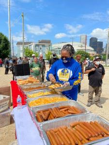 Hoodies4Healing Feeding the Homeless