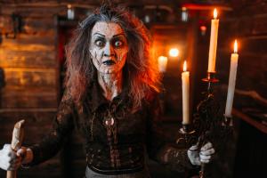 Psychic Mediums See The Future Of The Dead And Living